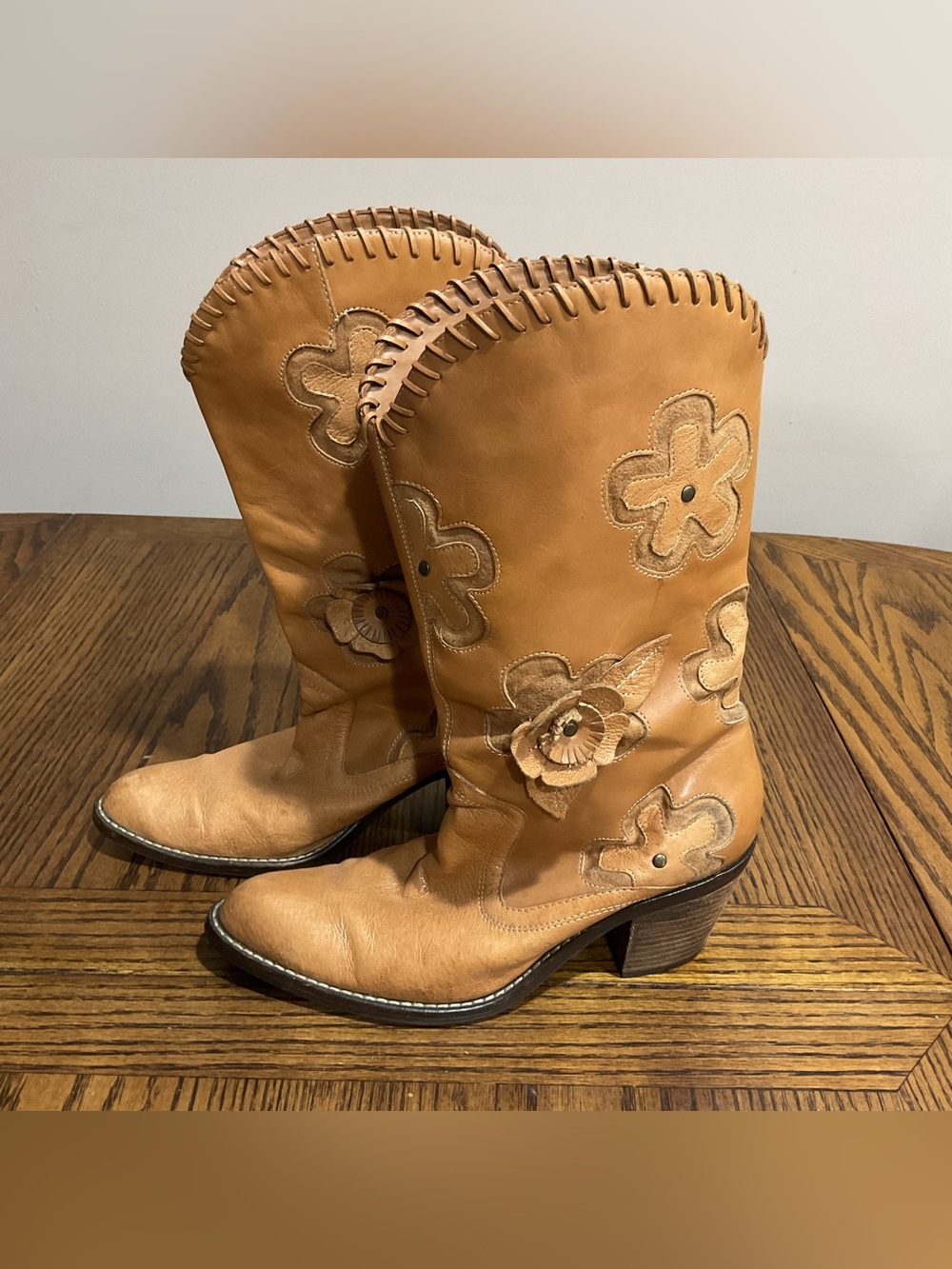 Women’s Tan Floral Appliqué Leather Mid-Calf Heeled Boots